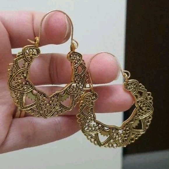 💖2/$30 Boho Hoop brass tribal gypsy cut out large Filigree drop earrings - Picture 8 of 16
